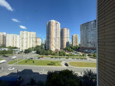 квартира за адресою Анни Ахматової вул., 37
