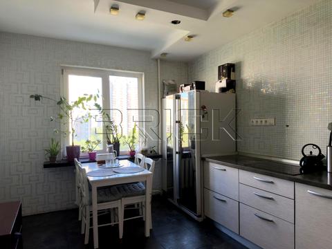 квартира за адресою Анни Ахматової вул., 37