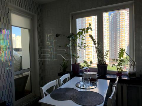 квартира за адресою Анни Ахматової вул., 37