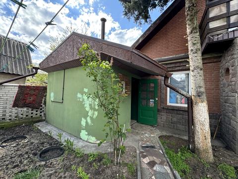будинок за адресою Квітнева вул.