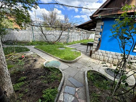 будинок за адресою Квітнева вул.