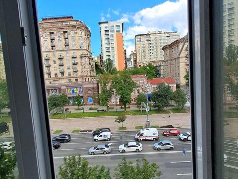 комерційна за адресою Хрещатик вул. (Kreschatic), 44