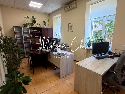 комерційна за адресою Мечникова вул., 15