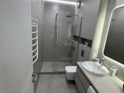 квартира за адресою Краснова вул., 1