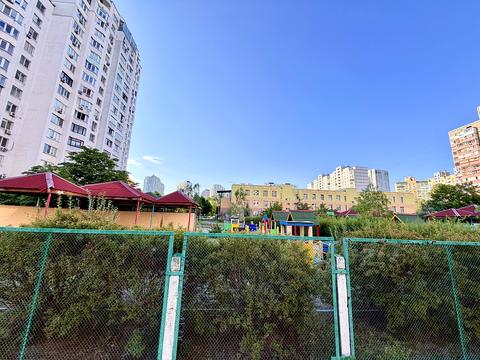 квартира за адресою Анни Ахматової вул., 16-Б
