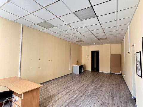 комерційна за адресою Вартових Неба вул. (Тобольська), 42