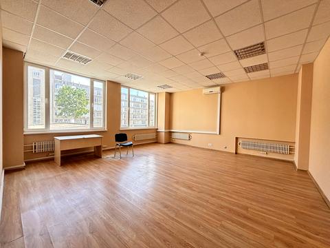 комерційна за адресою Вартових Неба вул. (Тобольська), 42