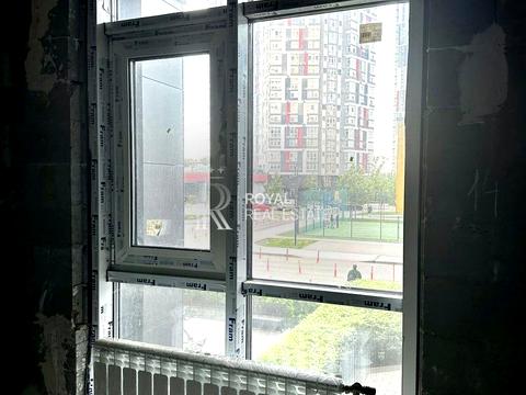 комерційна за адресою Маланюка Євгенія вул., 1