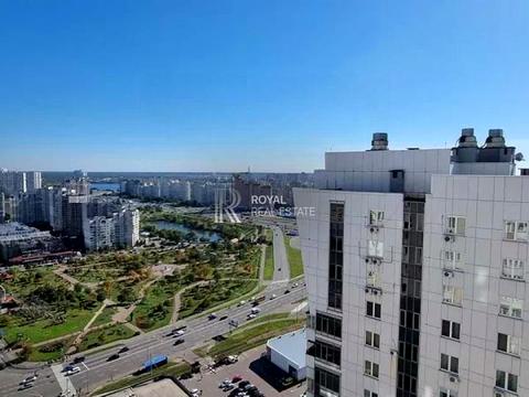 коммерческая по адресу Срібнокільська, 1
