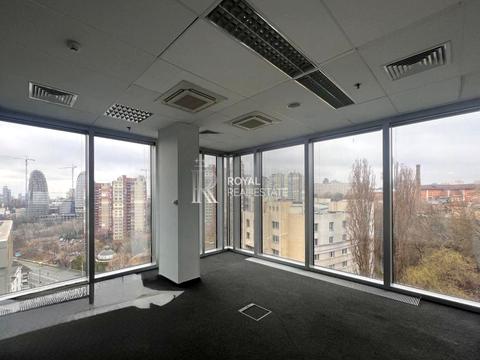 коммерческая по адресу Лейпцизька вул., 15