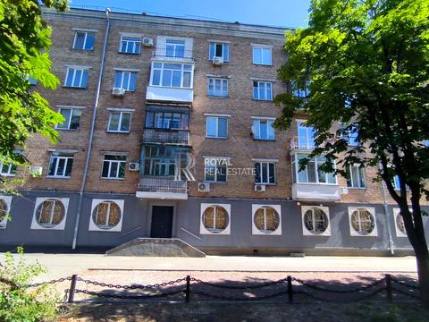 коммерческая по адресу Лобановского, 1