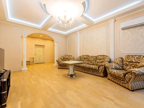 квартира за адресою Дніпровська набережна вул., 14-А