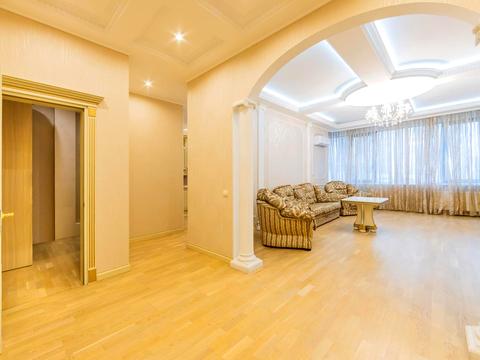 квартира за адресою Дніпровська набережна вул., 14-А