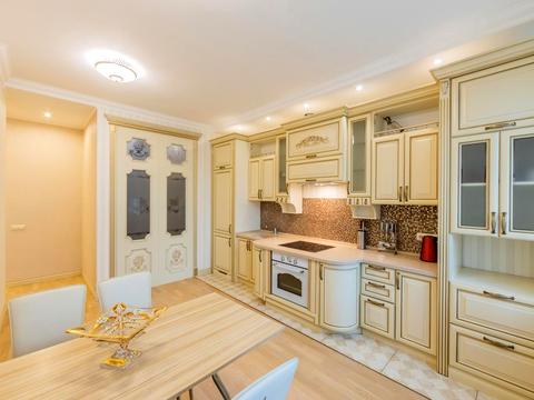 квартира за адресою Дніпровська набережна вул., 14-А