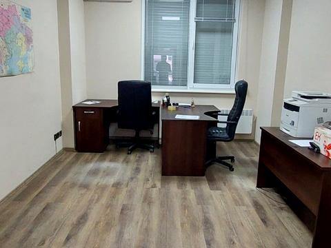 комерційна за адресою Тернопільська вул., 21