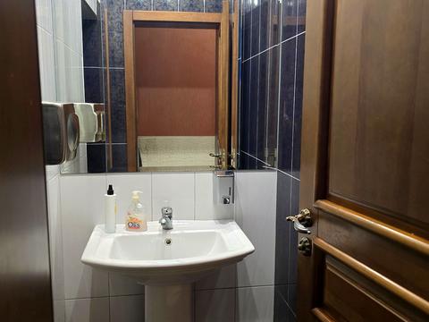 комерційна за адресою Незалежності бульв. (50 років Жовтня), 17