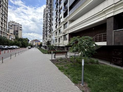 комерційна за адресою Золотоустівська вул., 25