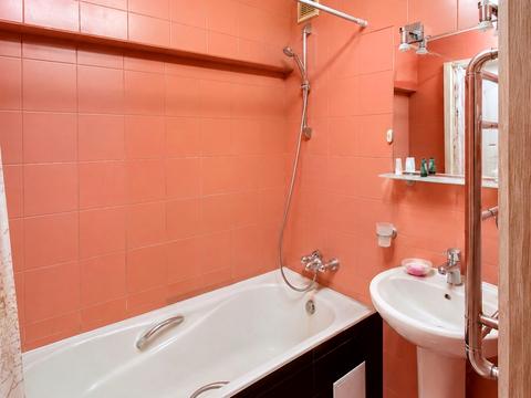 квартира за адресою Ревуцького вул., 42-Б