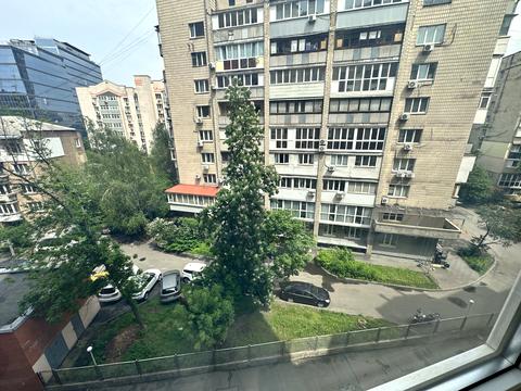 квартира за адресою Панаса Мирного вул., 10