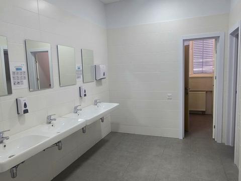 комерційна за адресою Сім'ї Прахових вул. (Гайдара), 55
