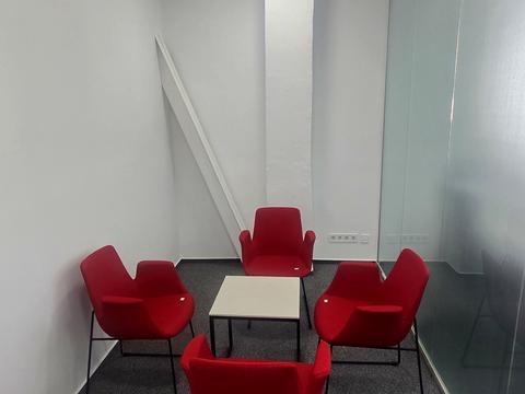 комерційна за адресою Сім'ї Прахових вул. (Гайдара), 55