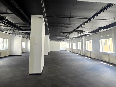 комерційна за адресою Фізкультури вул., 25