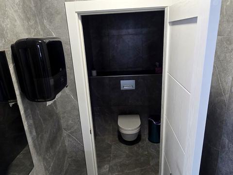 комерційна за адресою Фізкультури вул., 25