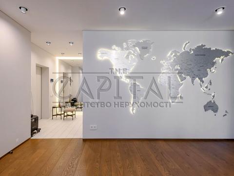 квартира за адресою Анни Ахматової вул., 13