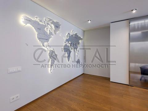 квартира за адресою Анни Ахматової вул., 13
