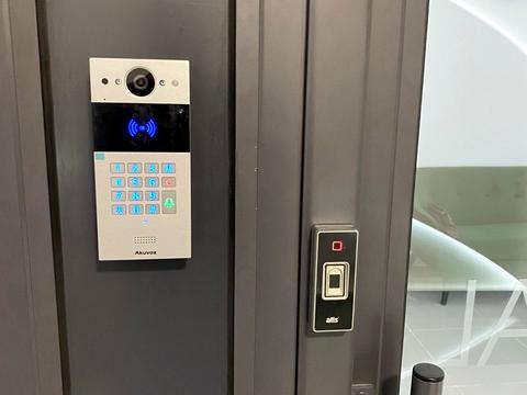 комерційна за адресою Київ, Центральна вул., 21-А