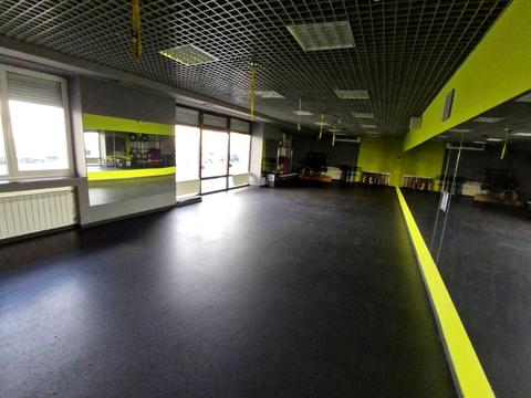 комерційна за адресою Драгоманова вул., 31-В