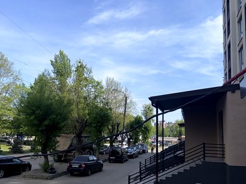 комерційна за адресою Чорновола вул., 155
