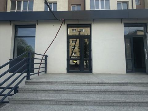 комерційна за адресою Чорновола вул., 155