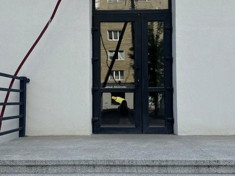 комерційна за адресою Чорновола вул., 155