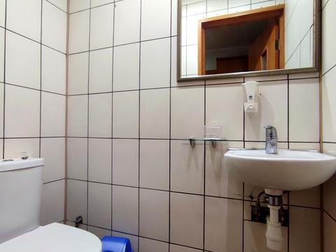 комерційна за адресою Монастирська вул. (Володарського), 39а