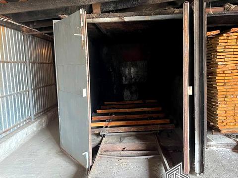 комерційна за адресою Радистів вул., 5