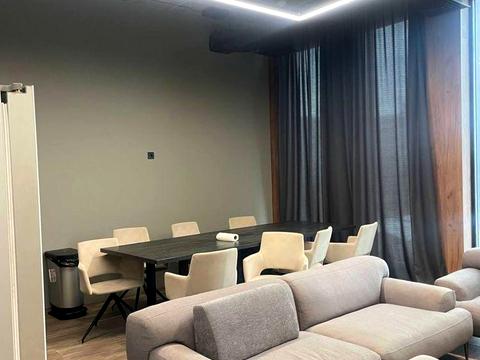 комерційна за адресою Ґарета Джонса вул. (Сім'ї Хохлових), 9