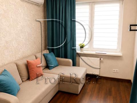 квартира за адресою Софії Русової вул., 7