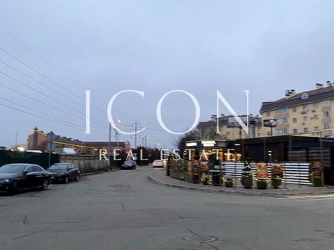 комерційна за адресою Боголюбова вул., 1
