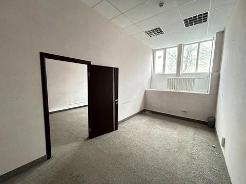 комерційна за адресою Солом'янська вул., 5