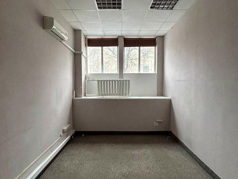 комерційна за адресою Солом'янська вул., 5