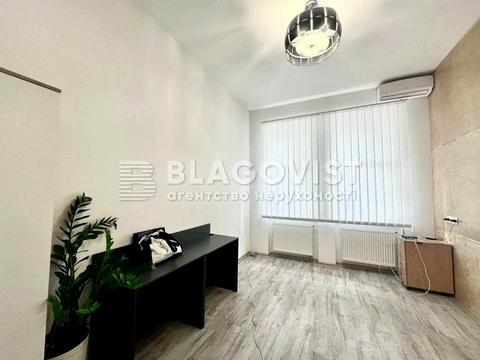 комерційна за адресою Воздвиженська вул., 48