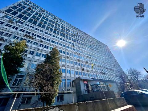комерційна за адресою Солом'янська вул., 5