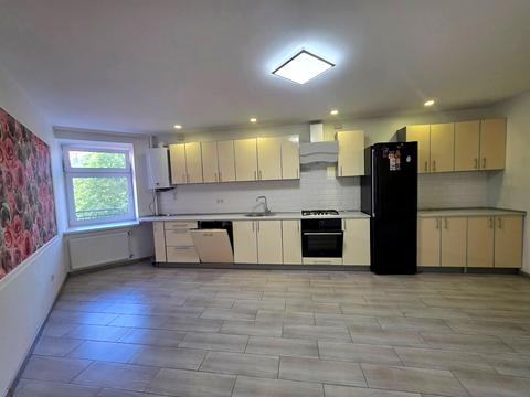 квартира за адресою Крушельницької вул., 35