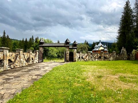 комерційна за адресою с. Микуличин, Полумистий, 160