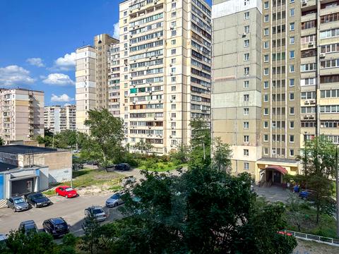 квартира за адресою Лариси Руденко вул., 10-Б