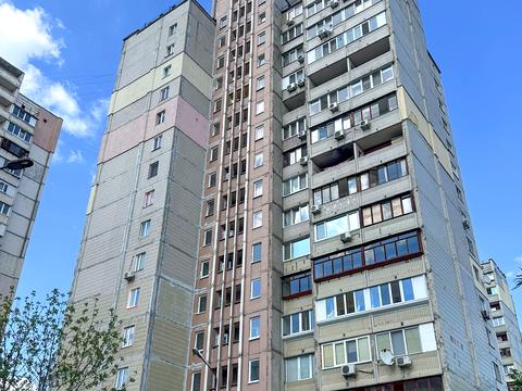 квартира за адресою Лариси Руденко вул., 10-Б
