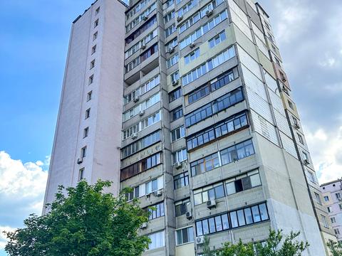 квартира за адресою Лариси Руденко вул., 10-Б