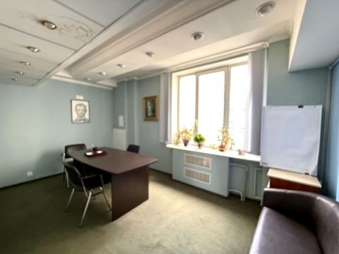 коммерческая по адресу Князей Острожских ул. (Московська), 46/2
