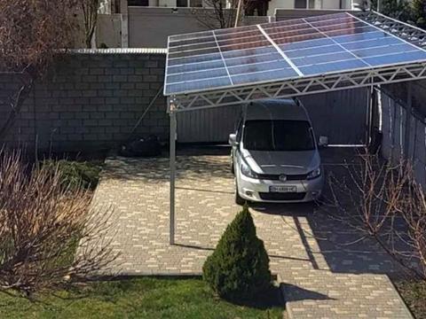 дом по адресу Світла ул.